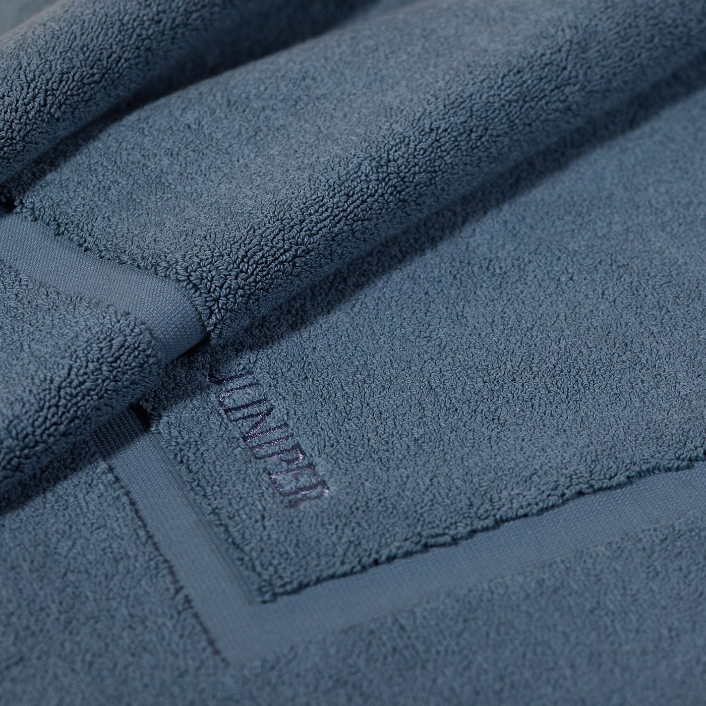 The Hôtel Bath Mat - North Sea Blue - Juniper