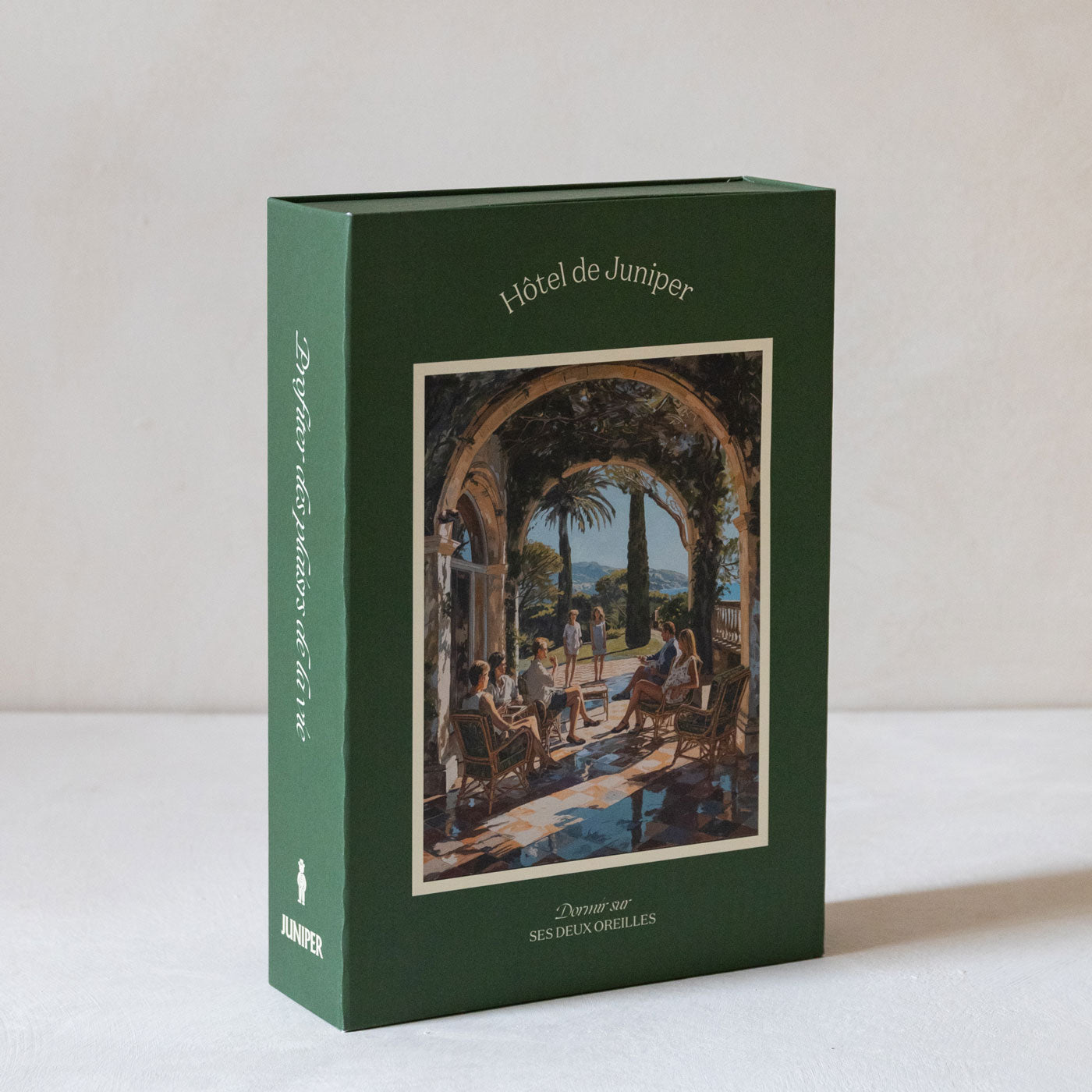 The Juniper Gift Box I Medium