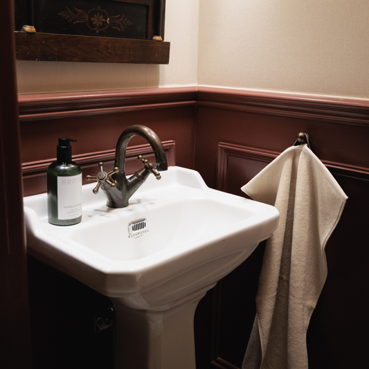 How to Style a Guest Bathroom