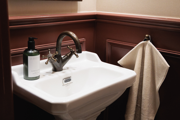 Så här inreder du ett gästbadrum