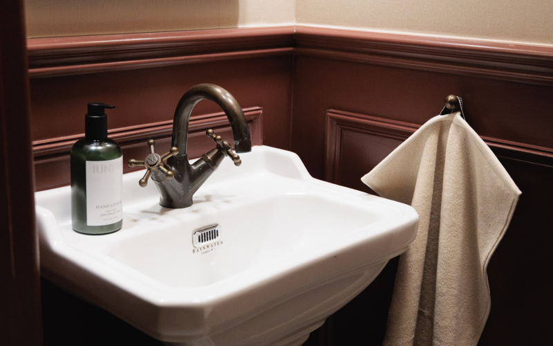 How to Style a Guest Bathroom