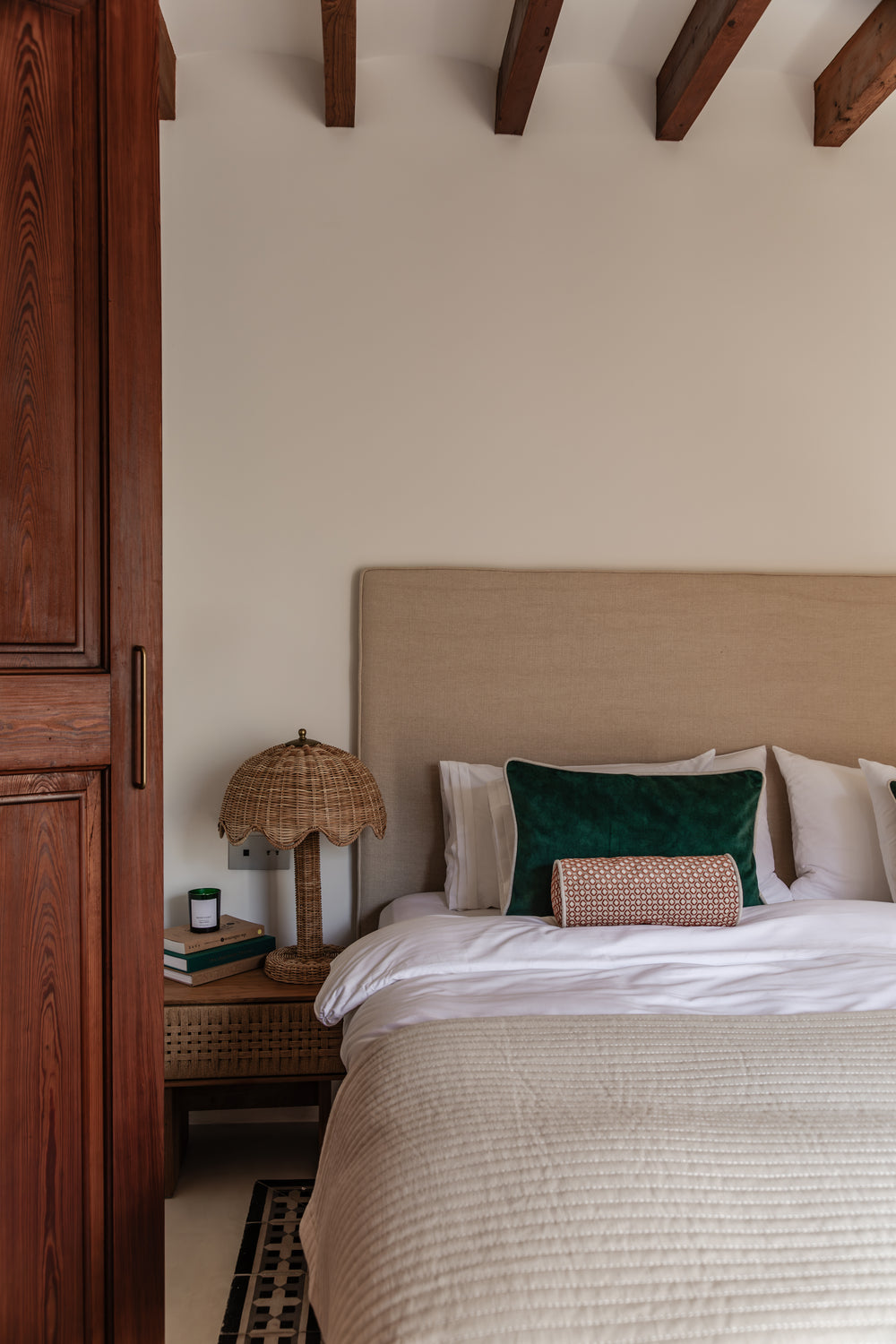 Ten ways to design a boutique hotel-worthy bed room