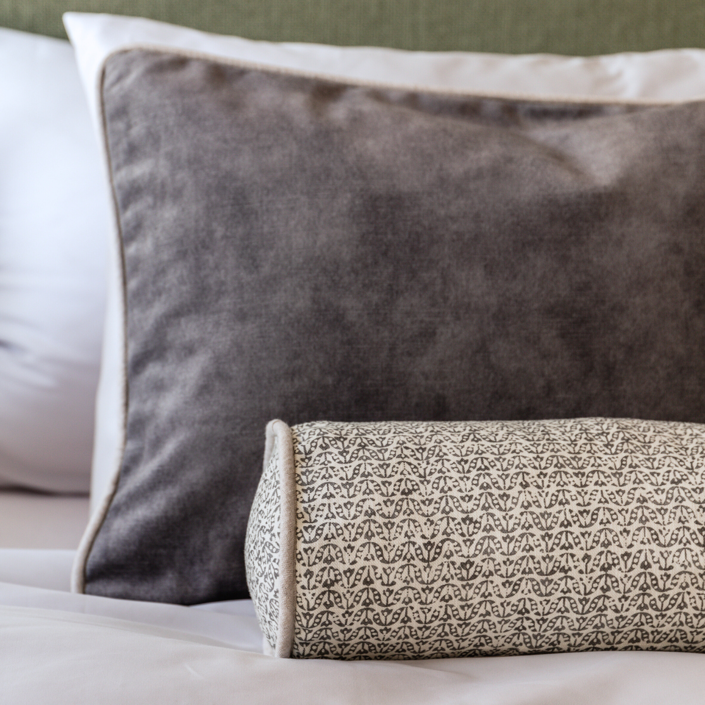 Dusky Cloud Shaded Shale