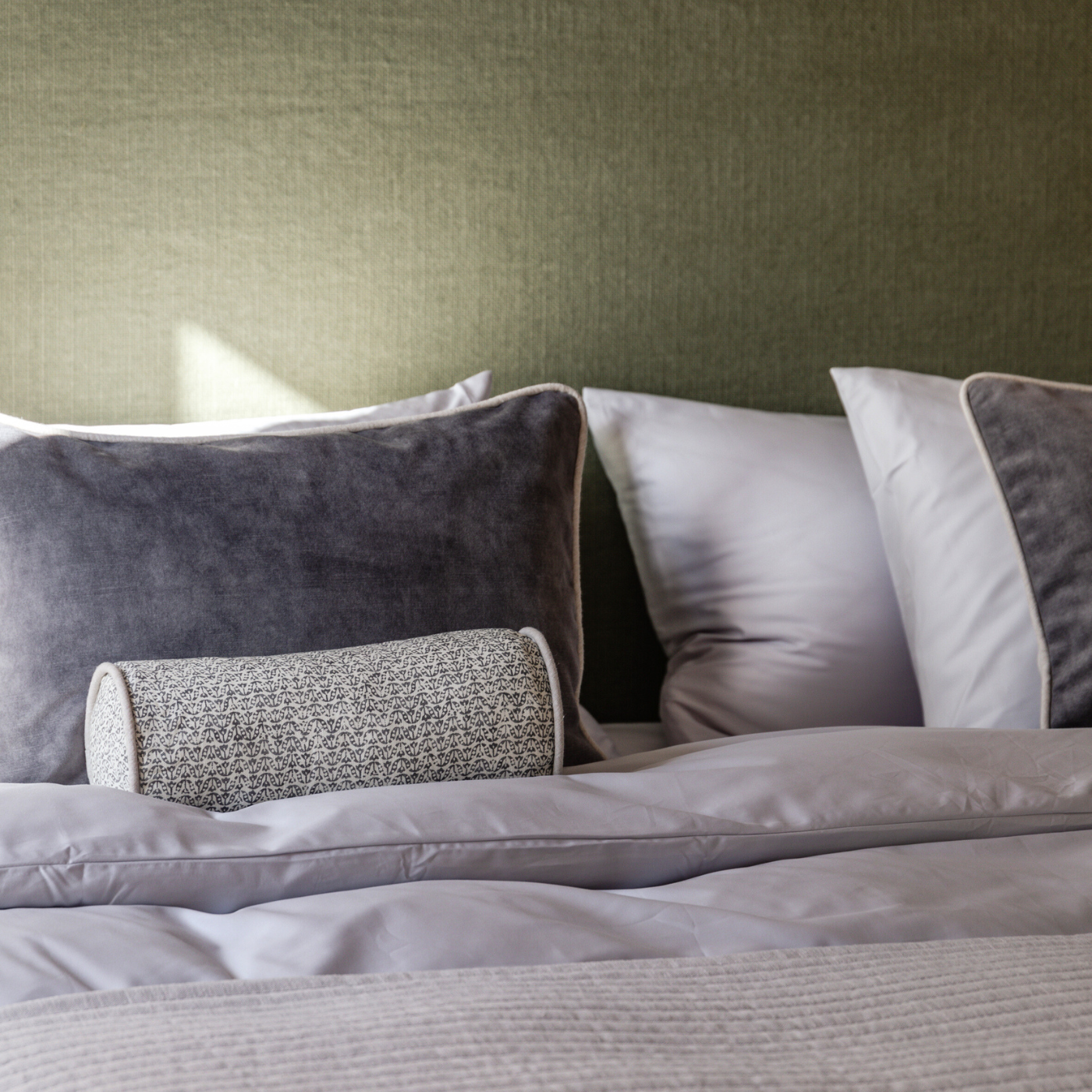 Dusky Cloud Shaded Shale