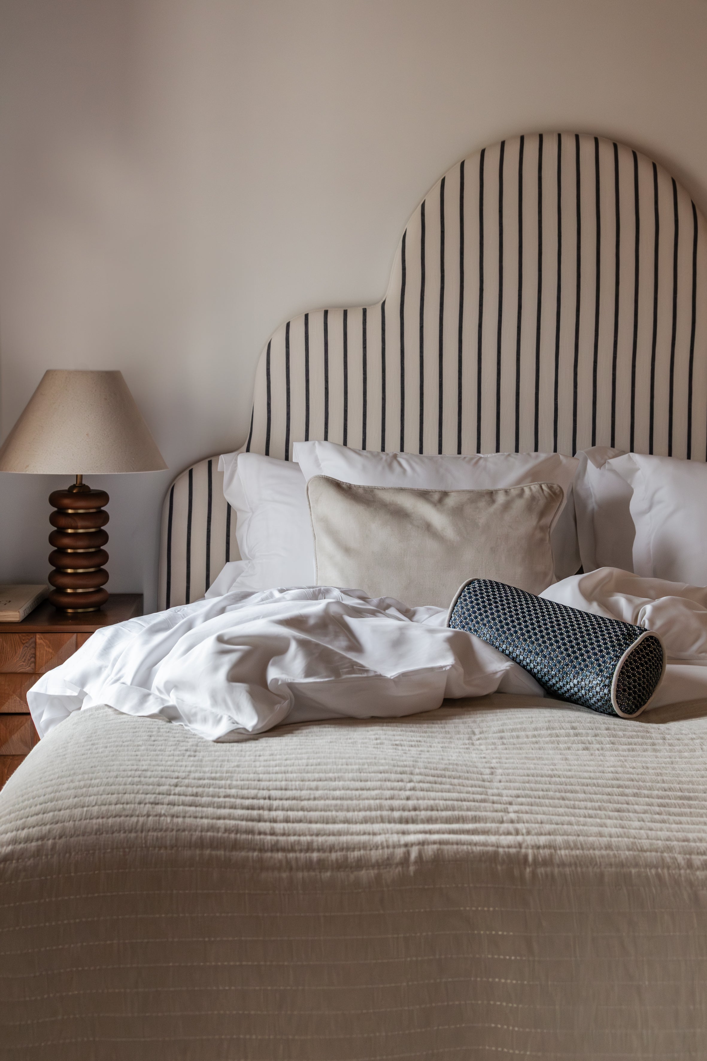 A finished bed at home, the end result of the Porto factory's work