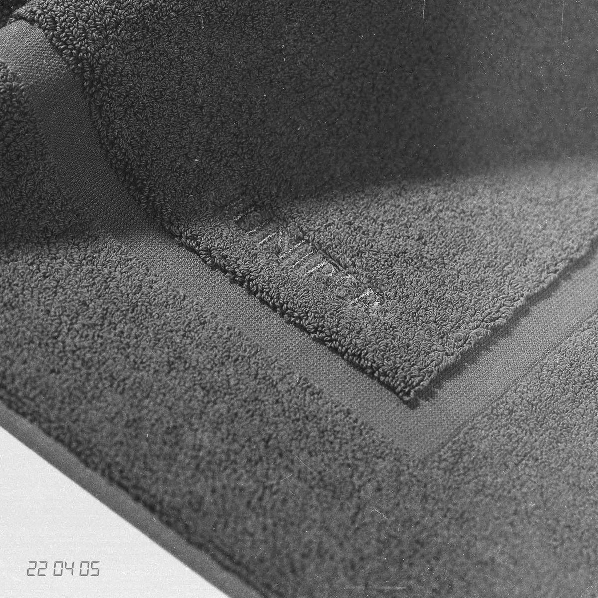 The Hôtel Bath Mat - North Sea Blue - Juniper