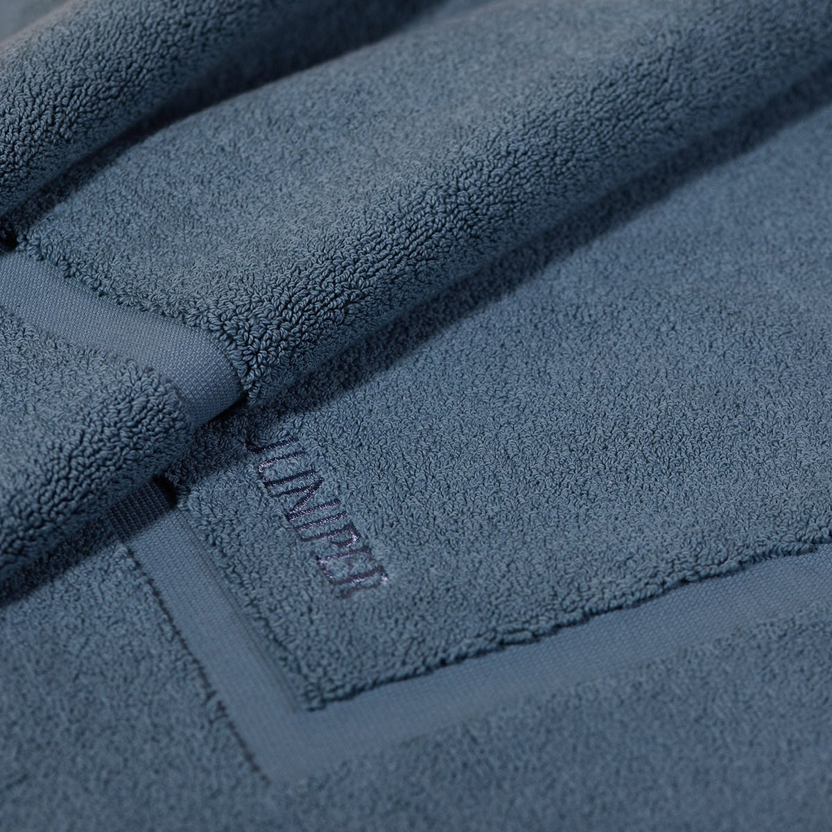 The Hôtel Bath Mat - North Sea Blue - Juniper