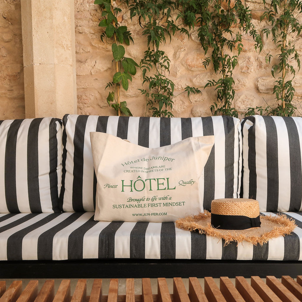 The Hôtel de Juniper Tote