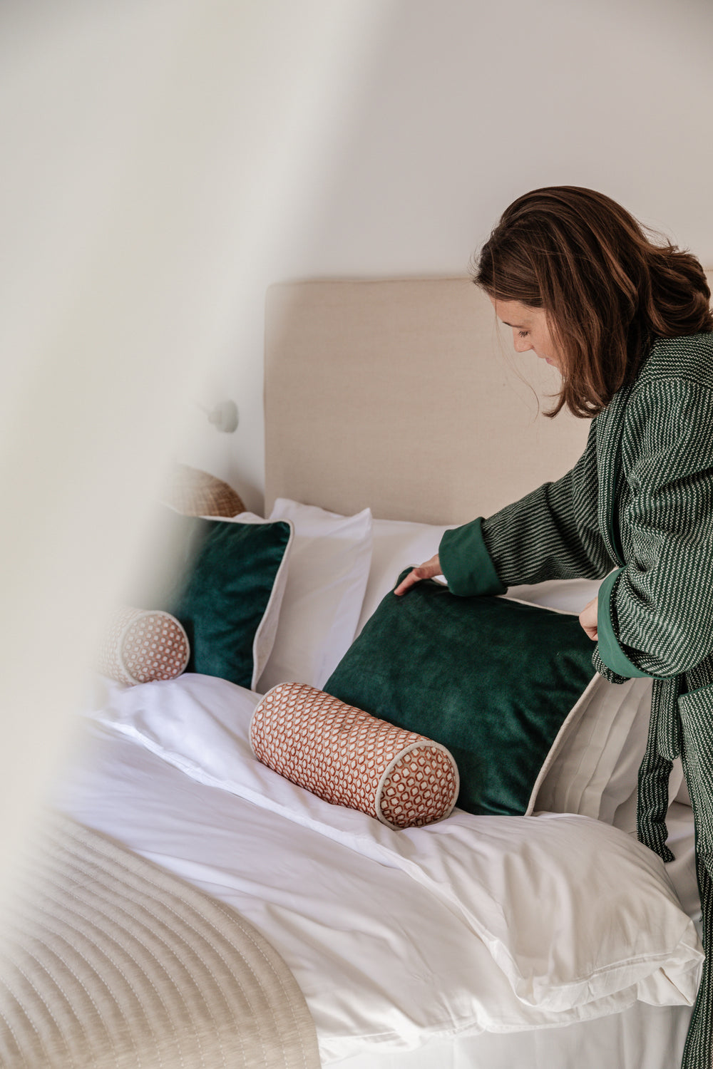 How to Choose the Right Bedspread: Size, Fabric and Cushion Layering