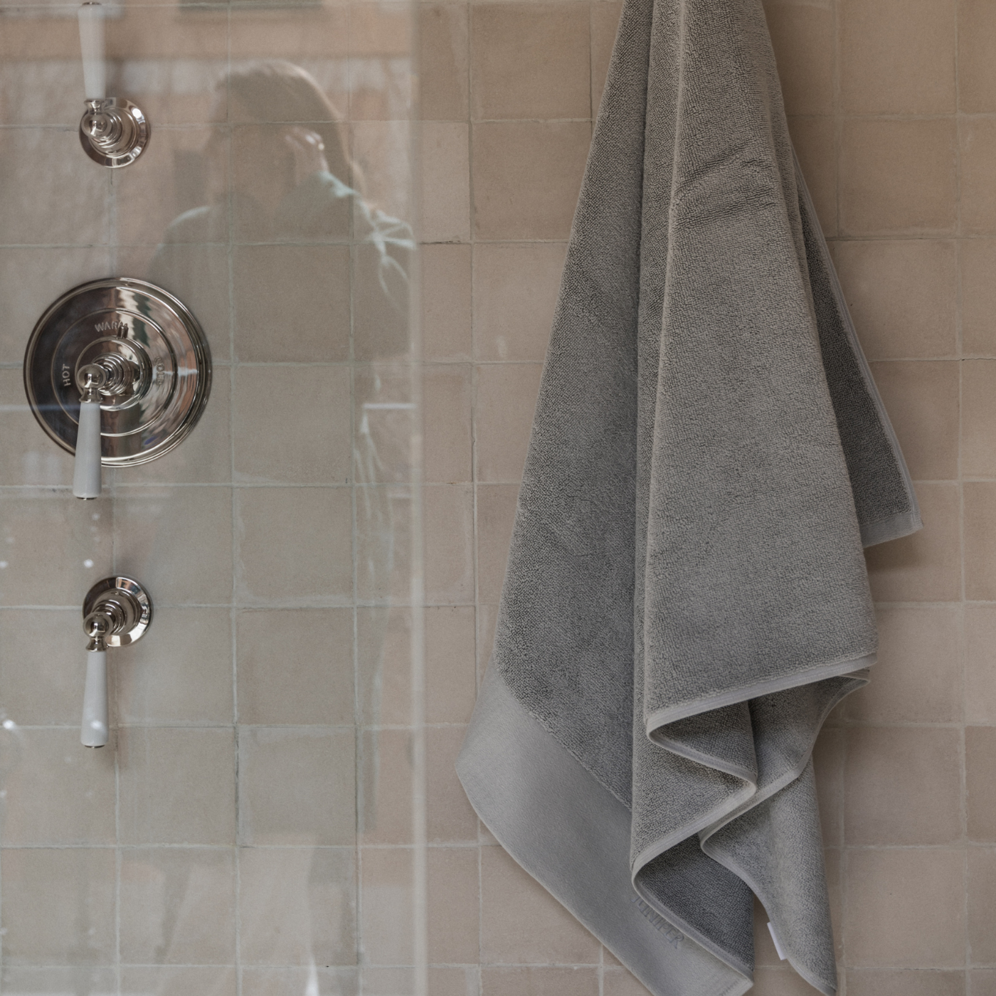 Badhanddukarna - Stone Grey